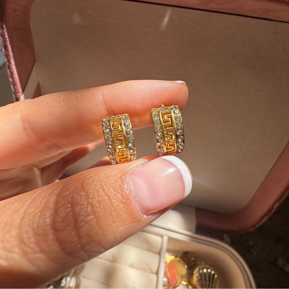 Elegant Gold Huggie Earrings - Picture 1 of 6